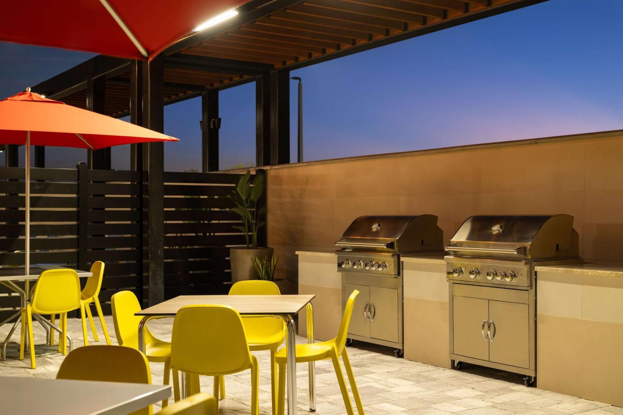 Home2 Suites By Hilton Winter Haven Exterior photo